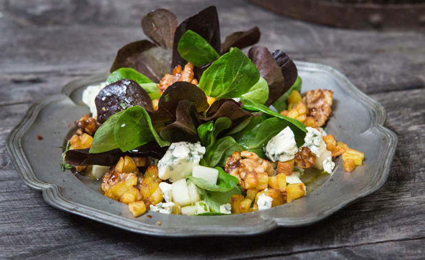 Rapunzelsalat Mit Apfel Birne Und Walnuss In Einer Cidre Honig ...